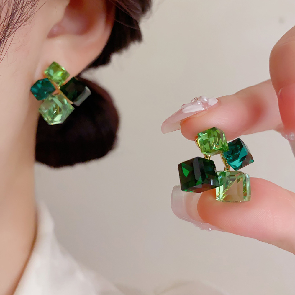 Cluster Stud Ear - Geometric Emerald Green Geometric Cube Cluster