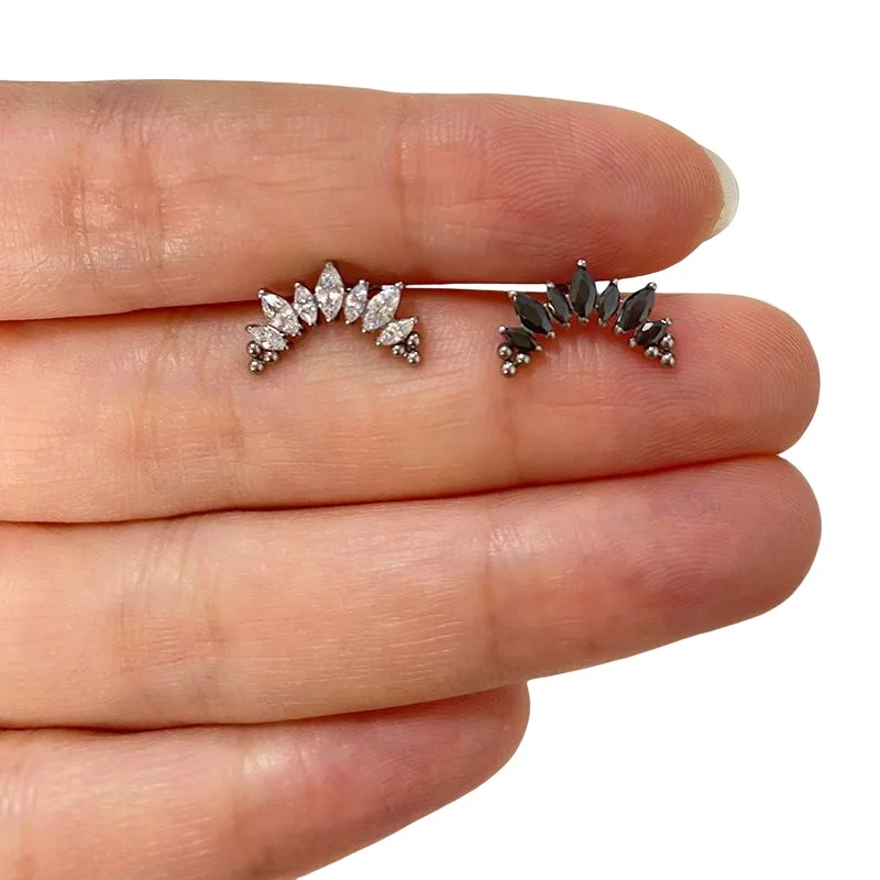 ASTM F136 Titanium PIERC 7 CZ  - đánh giá và giá Cluster Stud Ear
