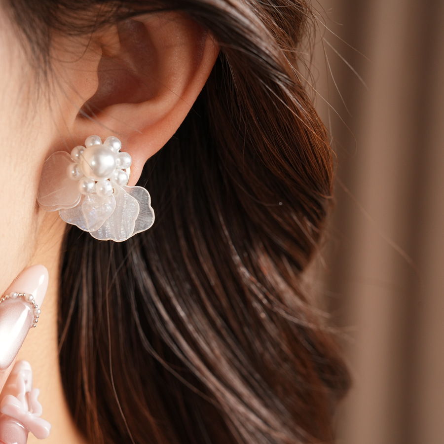 Layered Star-shaped Shell Stud - đánh giá và giá Cluster Stud Ear