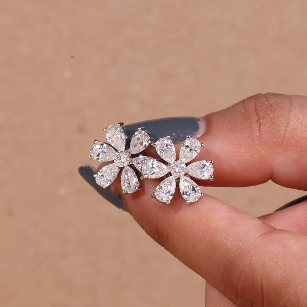 Cluster Flower Full Moissanite - đánh giá và giá Cluster Stud Ear